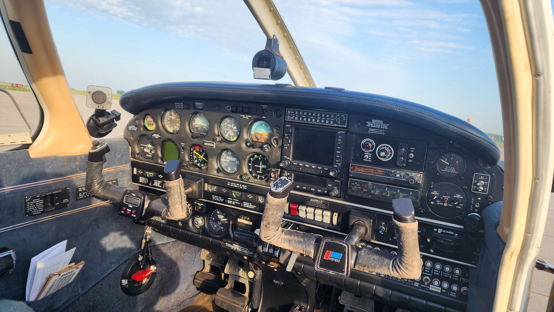 Piper Dakota N2889G cockpit and avionics panel